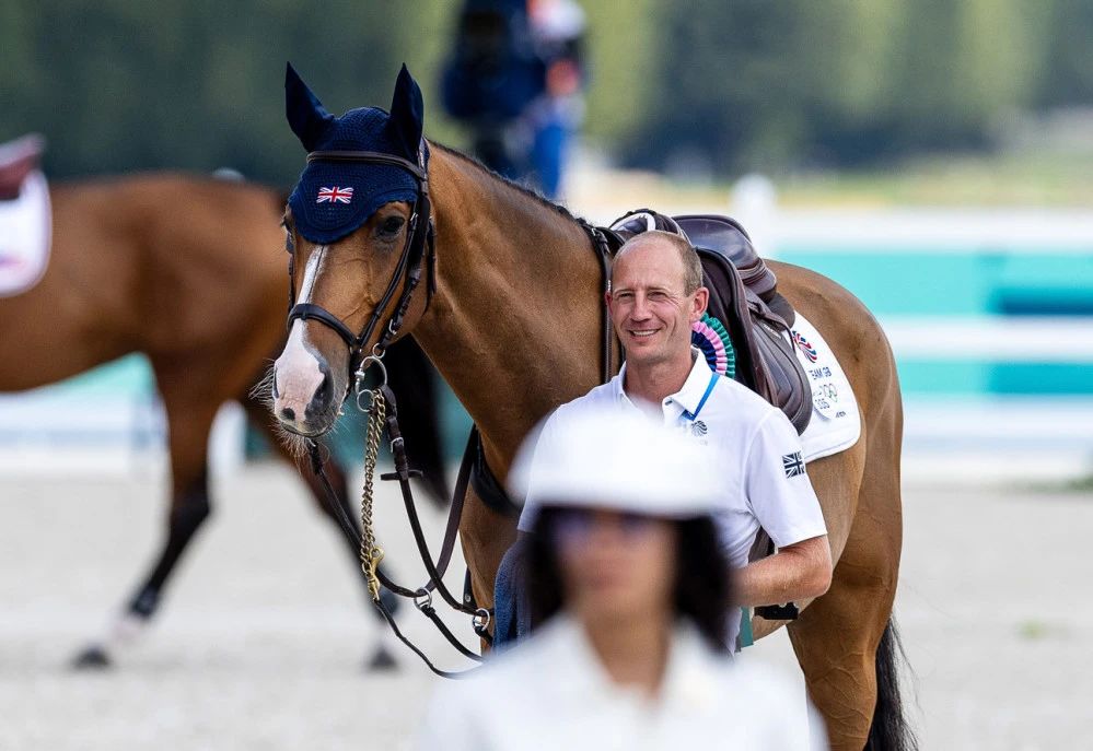 为世界顶尖骑手做马工9年，他坚持留下的理由是…… 