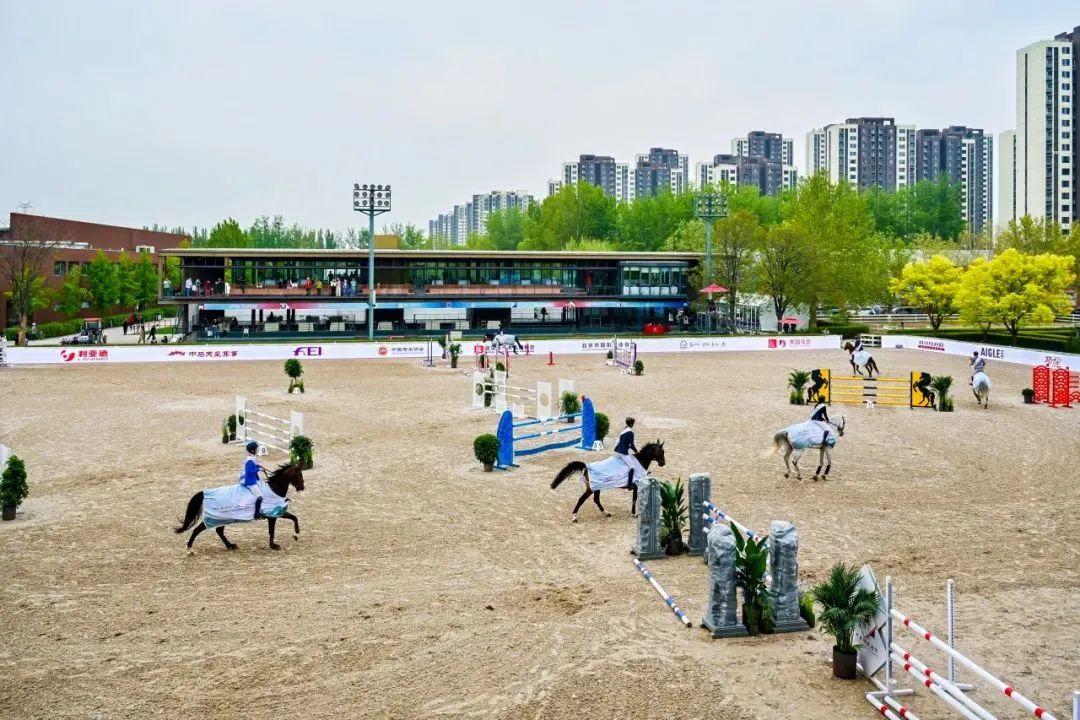 天星调良国际马术场地障碍赛北京举行，强力驱动城市区域经济活动 ... 